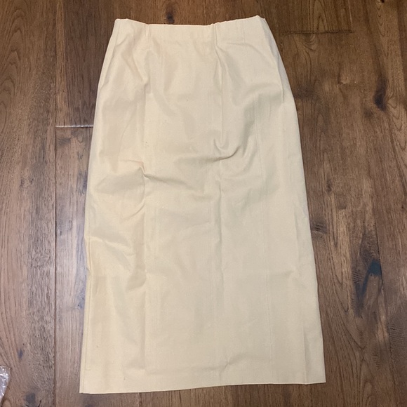 Alfani beige skirt with front slit. BNWT - Picture 4 of 6